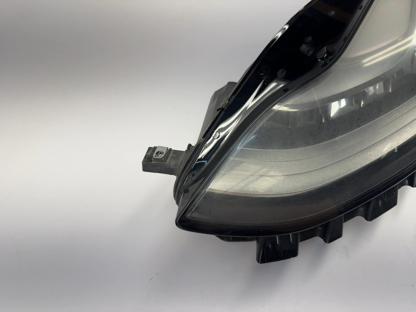 2018 Tesla Model 3 Left Headlamp 1077371-00-I