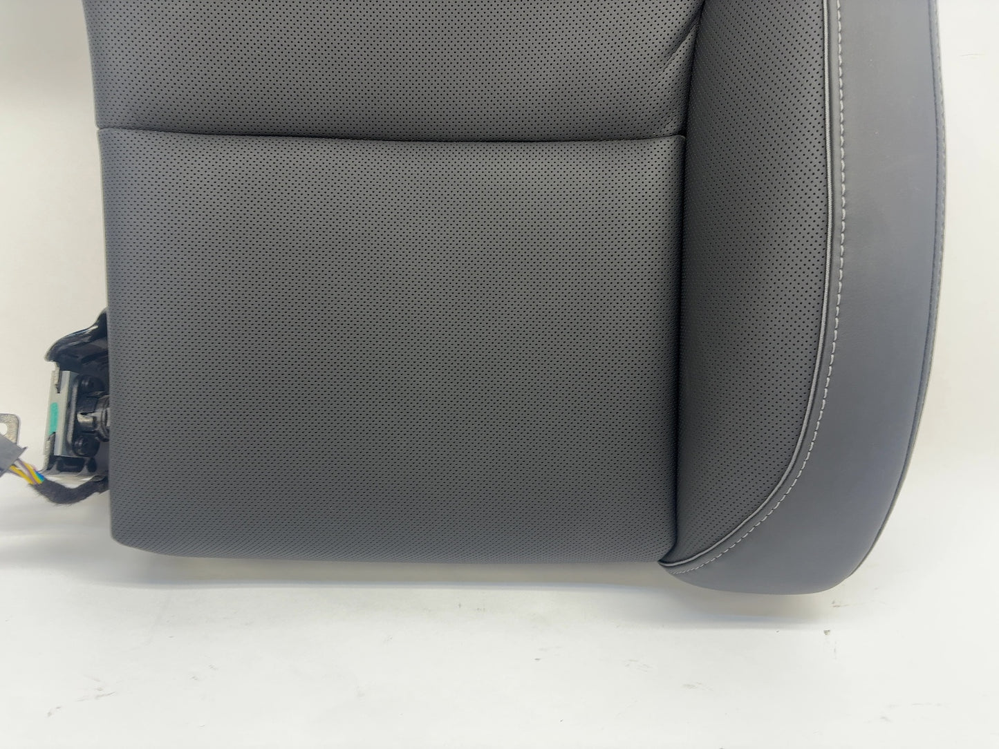 2021 Tesla Model S Second Row Right Upper Seat Cushion Assembly 4876535-02-B