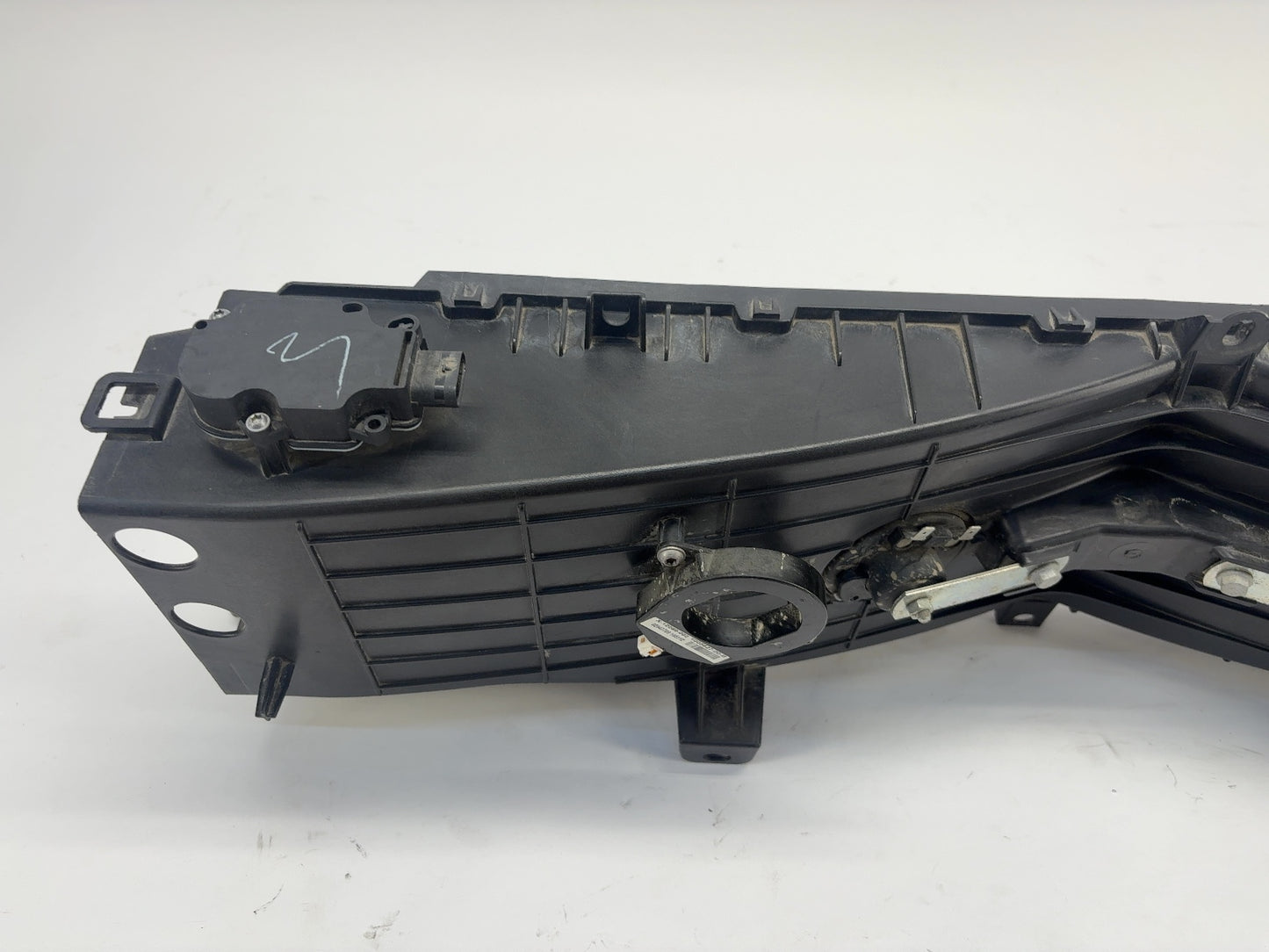 2019 Tesla Model S Center Ducting Rear 1058073-00-B