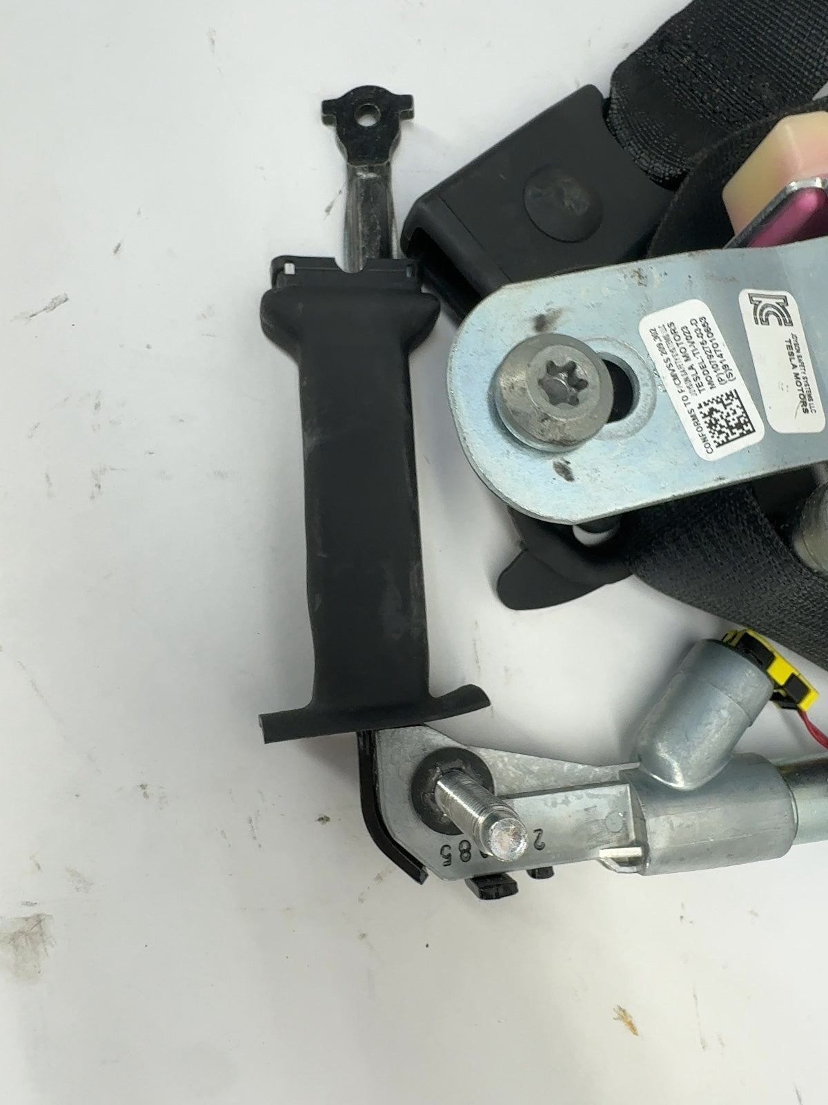 2019 Tesla Model S Front Left Seatbelt W Pretensioner 1079275-03-D