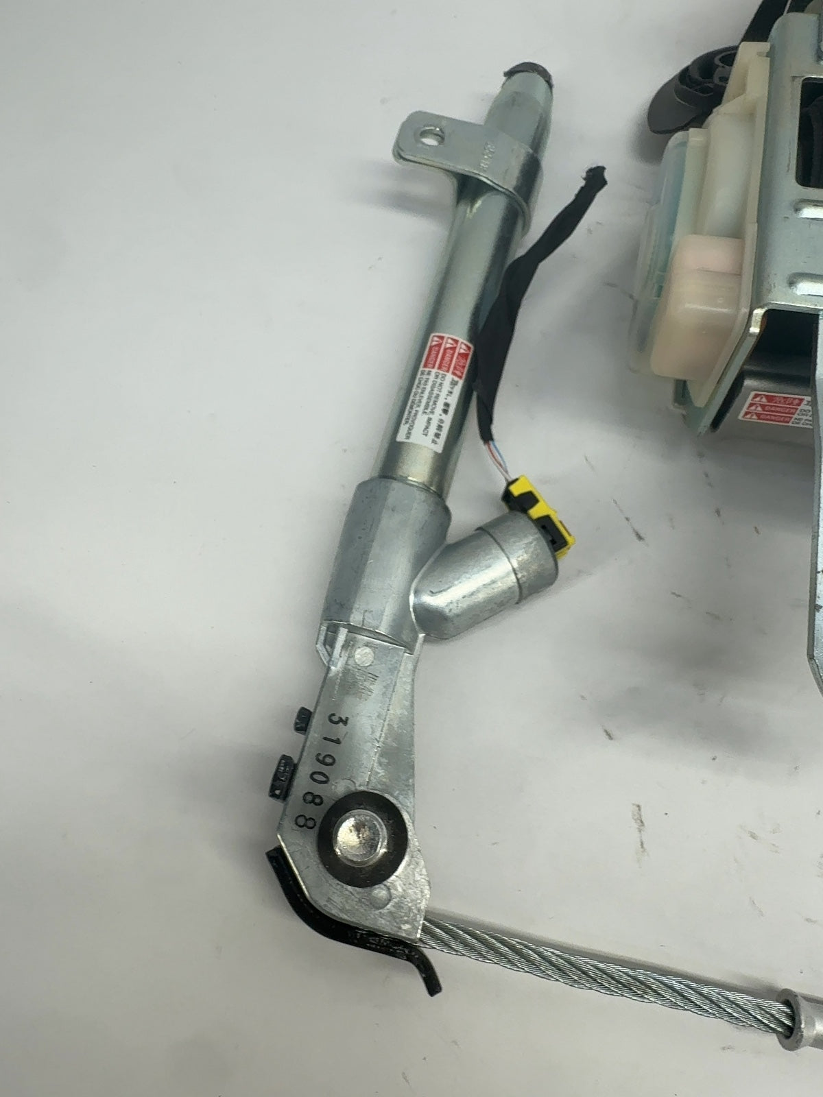 2019 Tesla Model S Front Right Seatbelt W Pretensioner 1079278-03-C