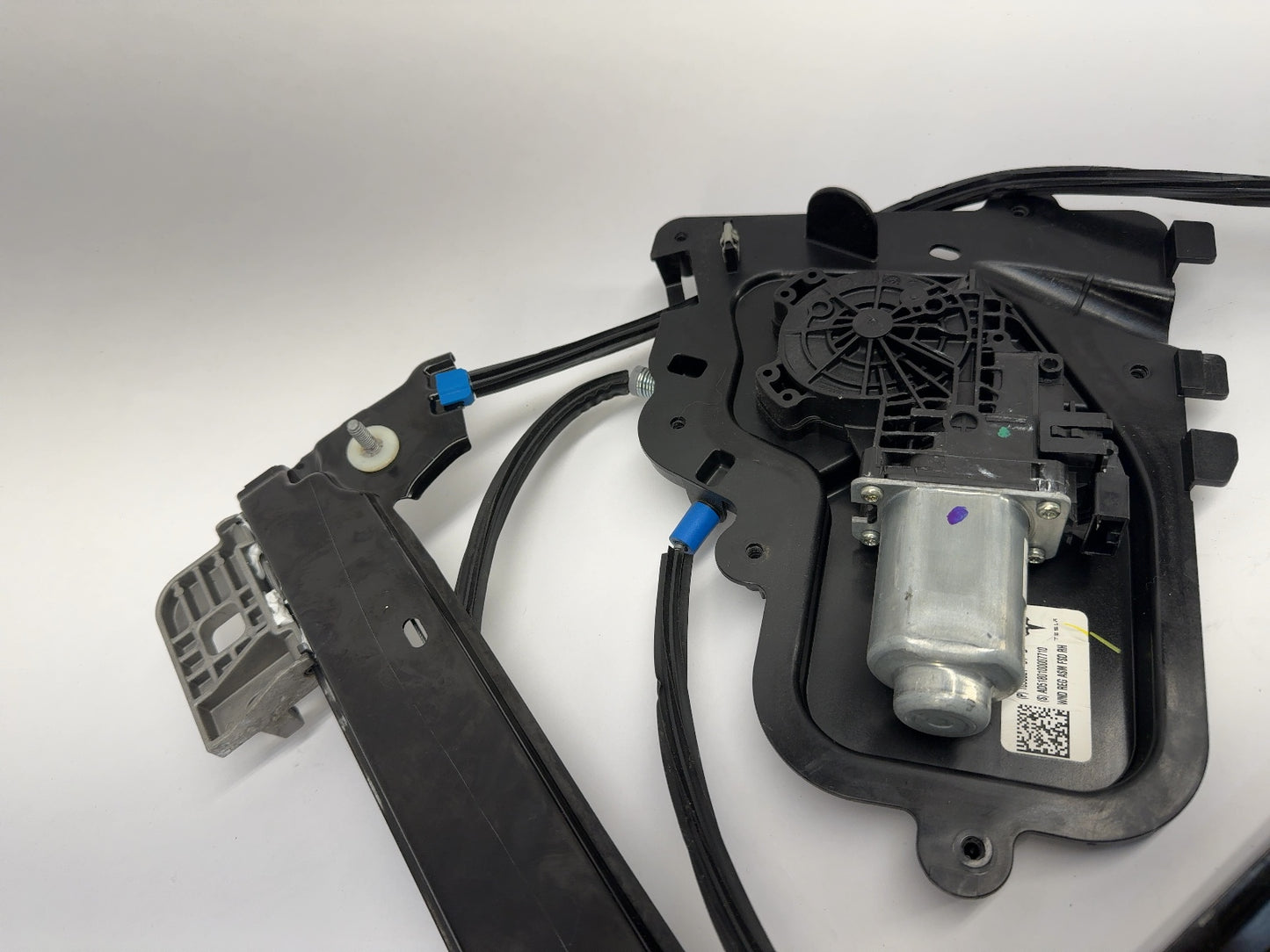 2018 Tesla Model 3 Front Right Door Window Regulator 1096621-04-D