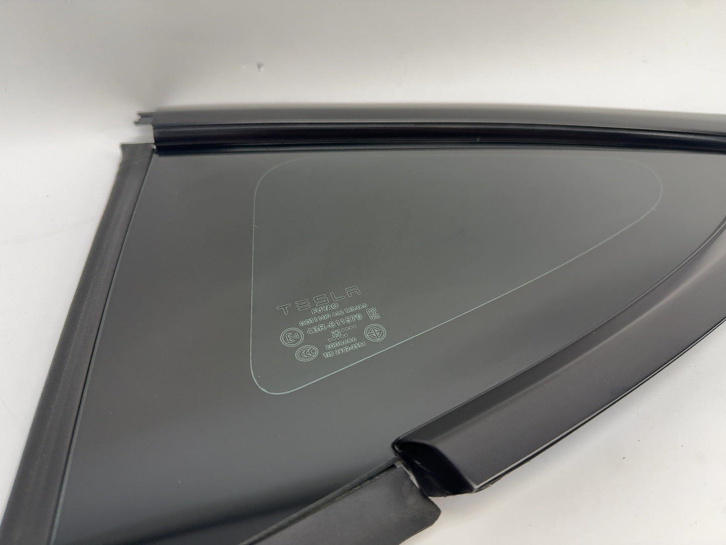 2024 Tesla Model 3 Highland Left Quarter Glass 1915483-01-C