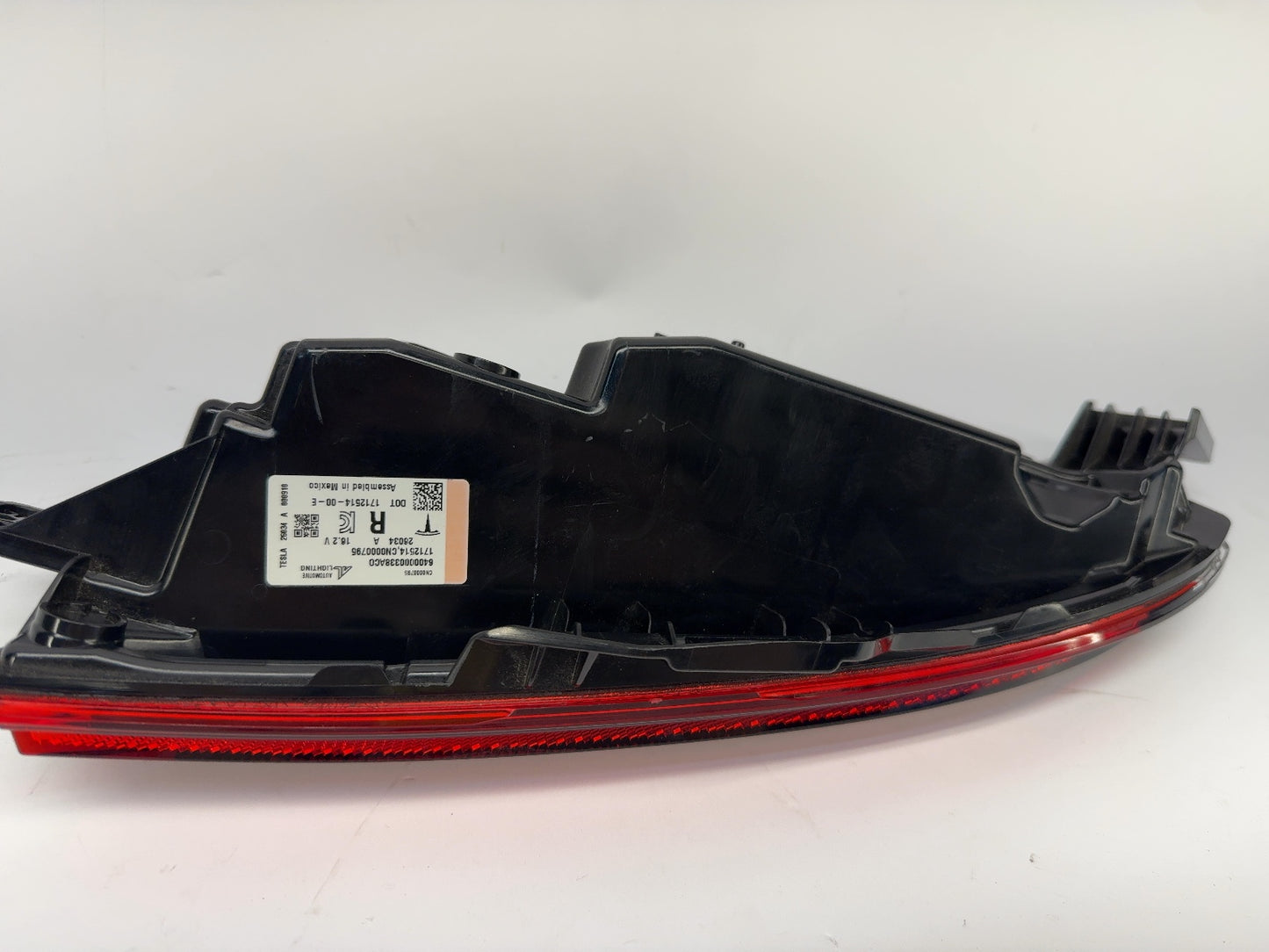2025-2026 Tesla Model 3 Highland Rear Bumper Right Light 1712514-00-E