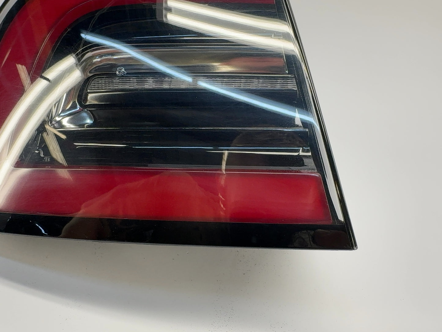 2021-2023 Tesla Model 3 Tail Lamp Rear Bodyside Left 1077397-00-H