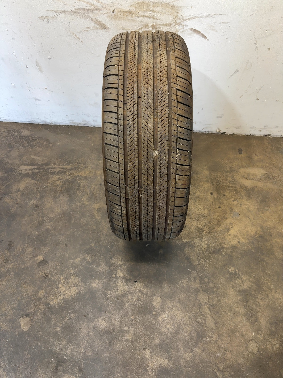 2024-2026 Tesla Model 3 Highland Michelin- Primacy A/s 235/45r18 Tire 1344246-00-A