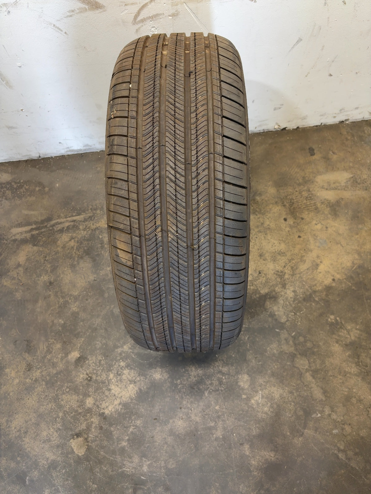 2024-2026 Tesla Model 3 Highland Michelin- Primacy A/s 235/45r18 Tire 1344246-00-A