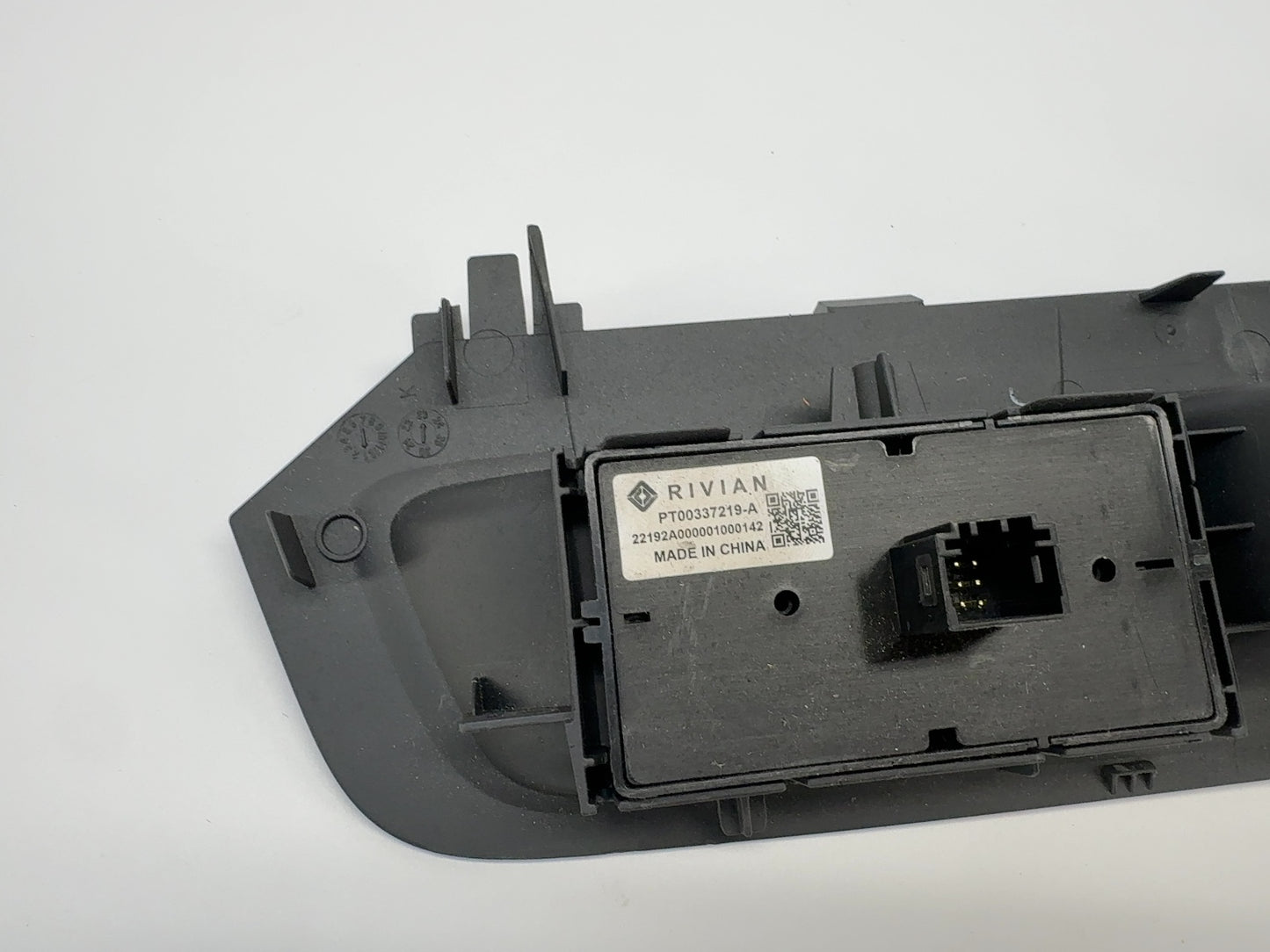 2023 Rivian R1S R1T Front Left Door Panel Buttons PT00337219-A