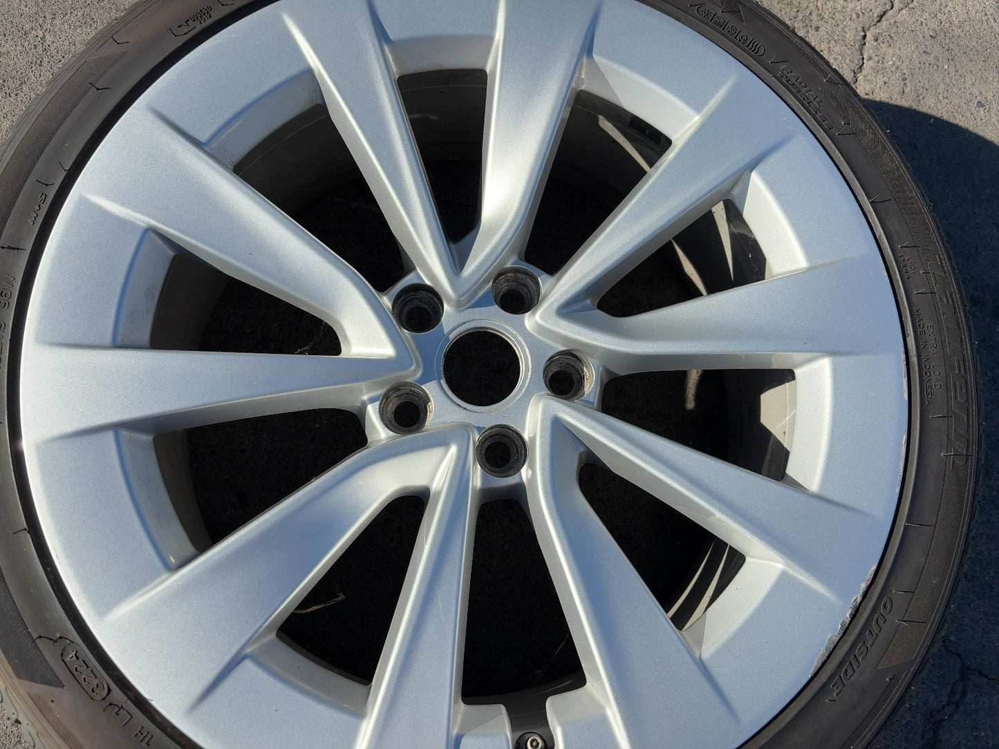 2017-2023 Tesla Model 3 Laufenn - S Fit A/s 235/40r19 Wheel 1234264-00-A