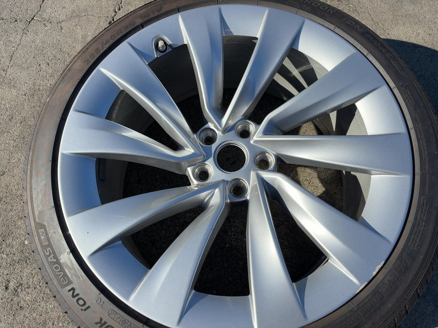 2025 Tesla Model Y Hankook - Ion Evo A/s 255/40r20 Wheel 2188243-00-A