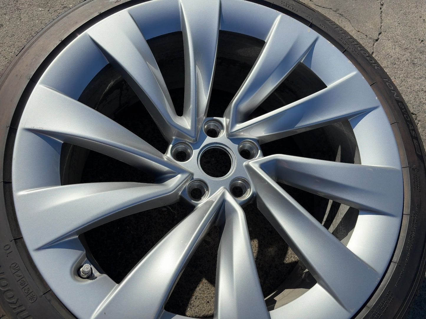 2025 Tesla Model Y Hankook - Ion Evo A/s 255/40r20 Wheel 2188243-00-A
