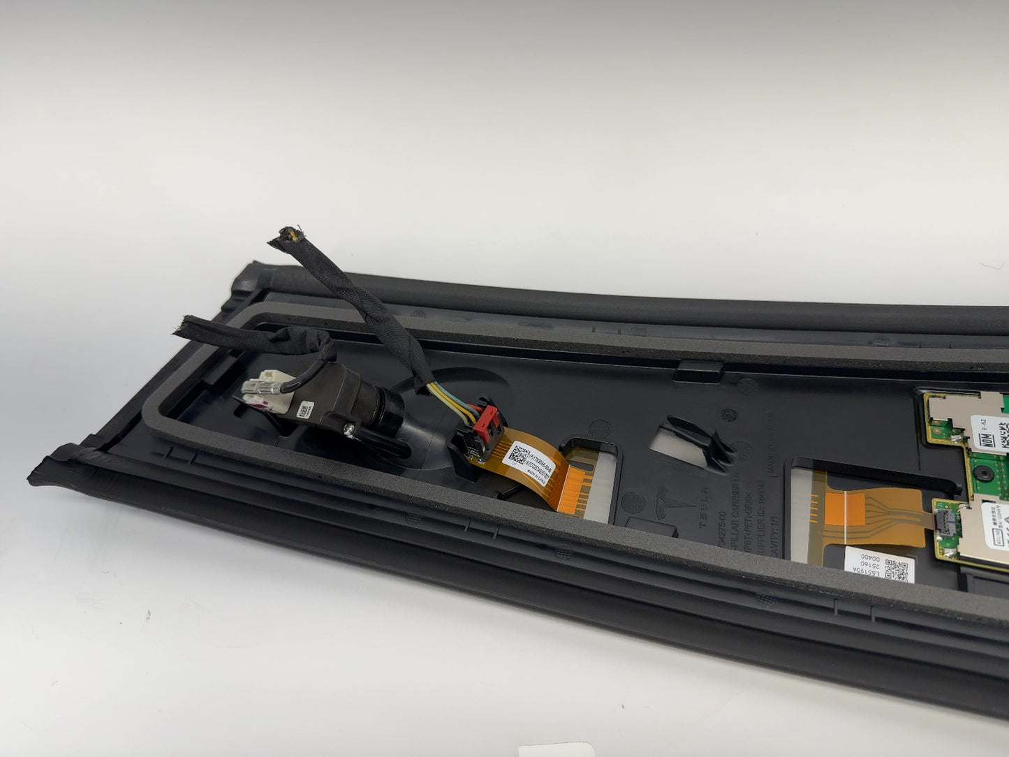 2025-2026 Tesla Model 3 Highland B Pillar Glass W Camera Left 1711762-00-G