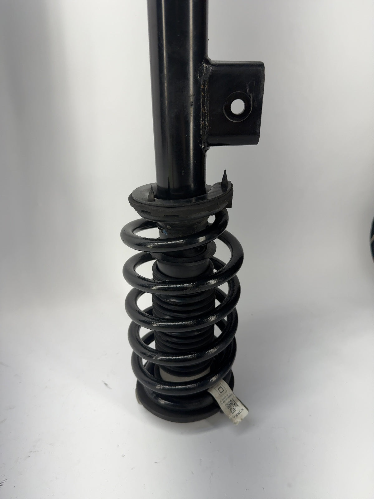 2018 Tesla Model 3 Front Left Strut Absorber 1044090-00-A