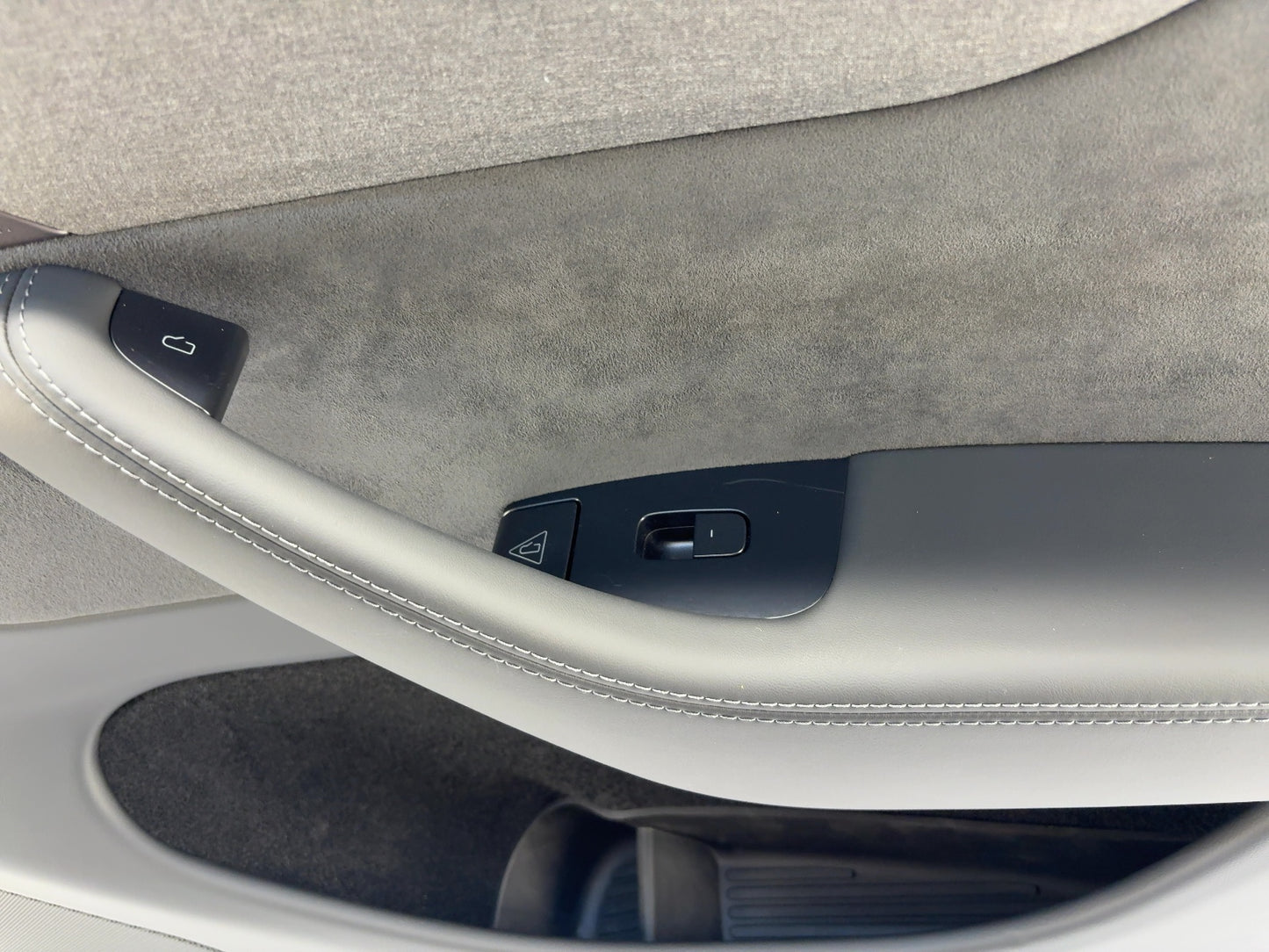 2026 Tesla Model Y Juniper Front Right Door Panel 3643295-51-G