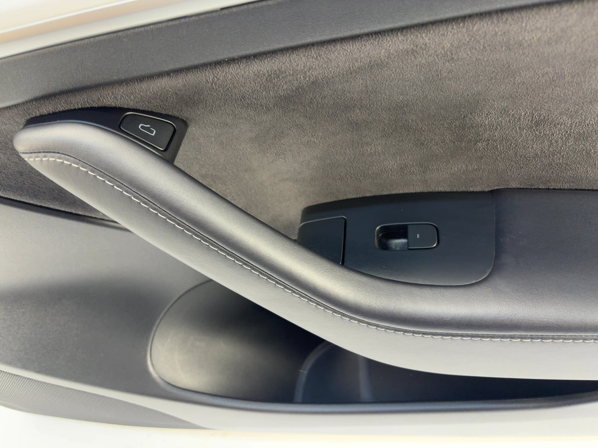 2023 Tesla Model 3 Front Right Door Panel 1761296-01-D