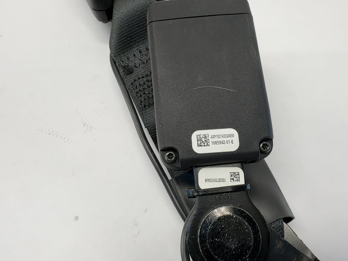 2018 Tesla Model 3 Second Row Seat Belt Buckle Center 1085942-01-E