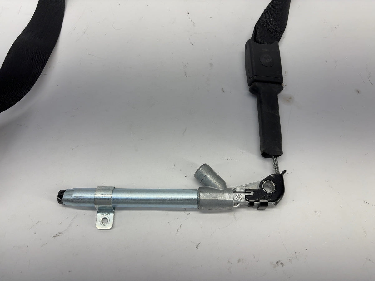 2015 Tesla Model S Front Left Seatbelt With Pretensioner 1019468-02-C