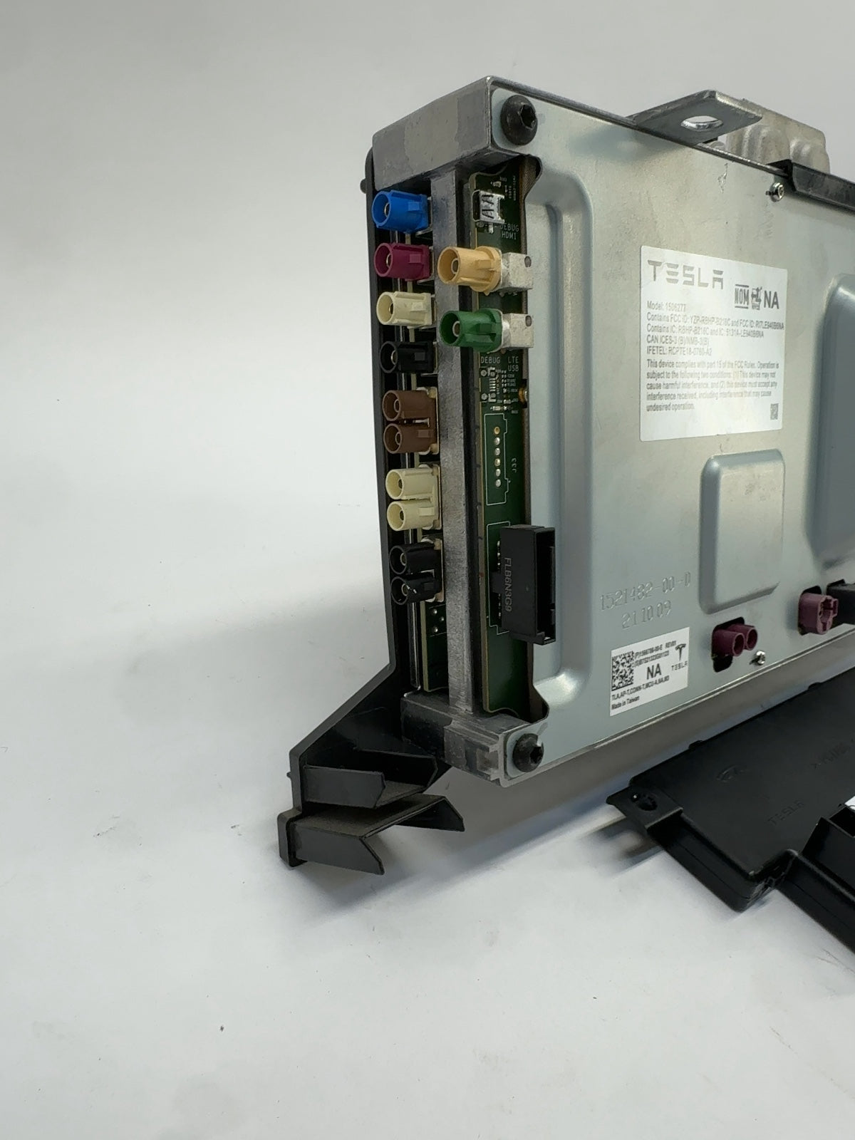 2021-2022 Tesla Model 3 Car Computer With Security Module 1566786-00-E