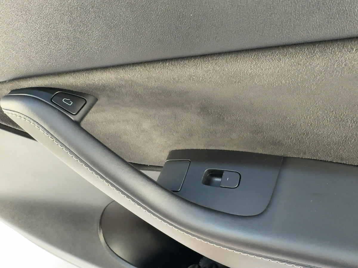 2021-2023 Tesla Model Y Front Right Door Panel 1497295-91-C