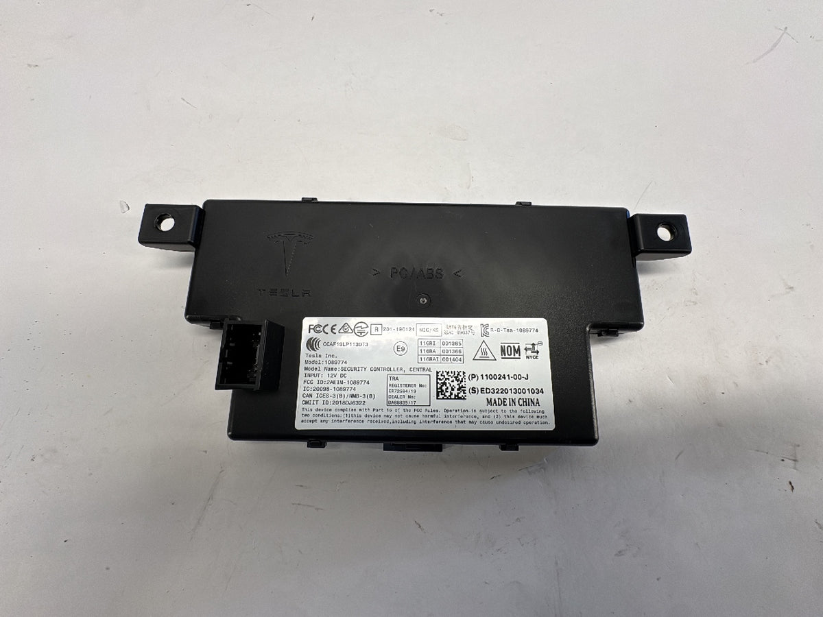 2022 Tesla Model 3 Car Computer With Security Module 1681271-00-D