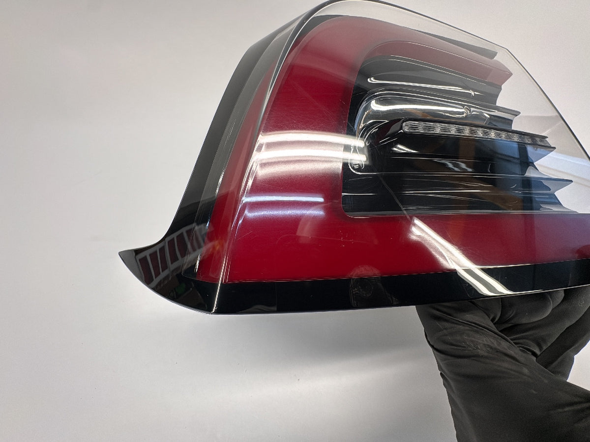 2020-2023 Tesla Model 3 Tail Lamp Rear Bodyside Left 1077397-00-H