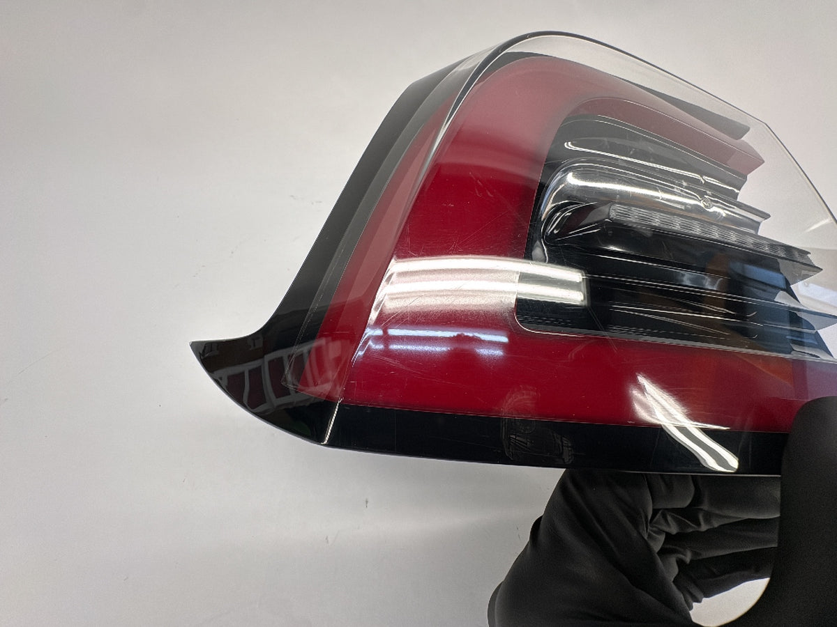 2018-2021 Tesla Model 3 Tail Lamp Rear Bodyside Left 1077397-00-G