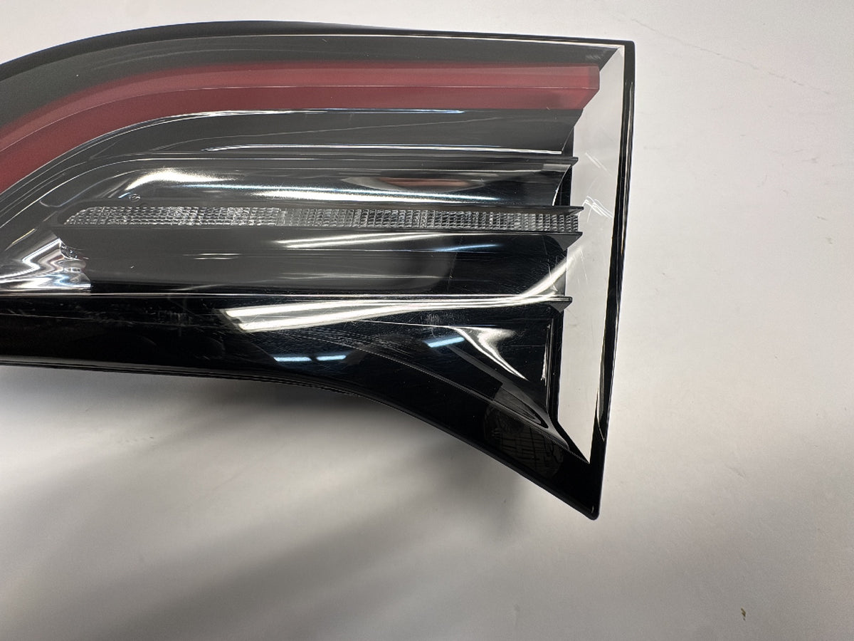 2021-2023 Tesla Model Y Right Tail Lamp Trunk Mounted Global 1502089-00-B