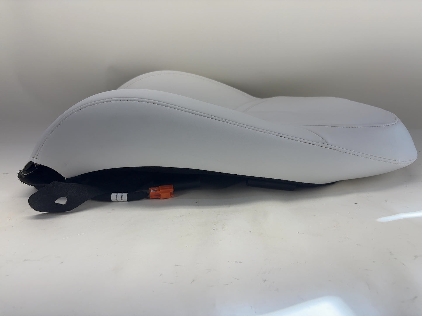 2022 Tesla Model Y Front Left Seat Upper Cushion White 1452890-02-F
