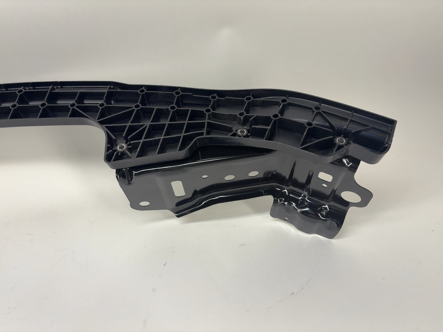 2025 Tesla Model 3 Highland Front Ankle Catcher Performance U 1772362-00-E