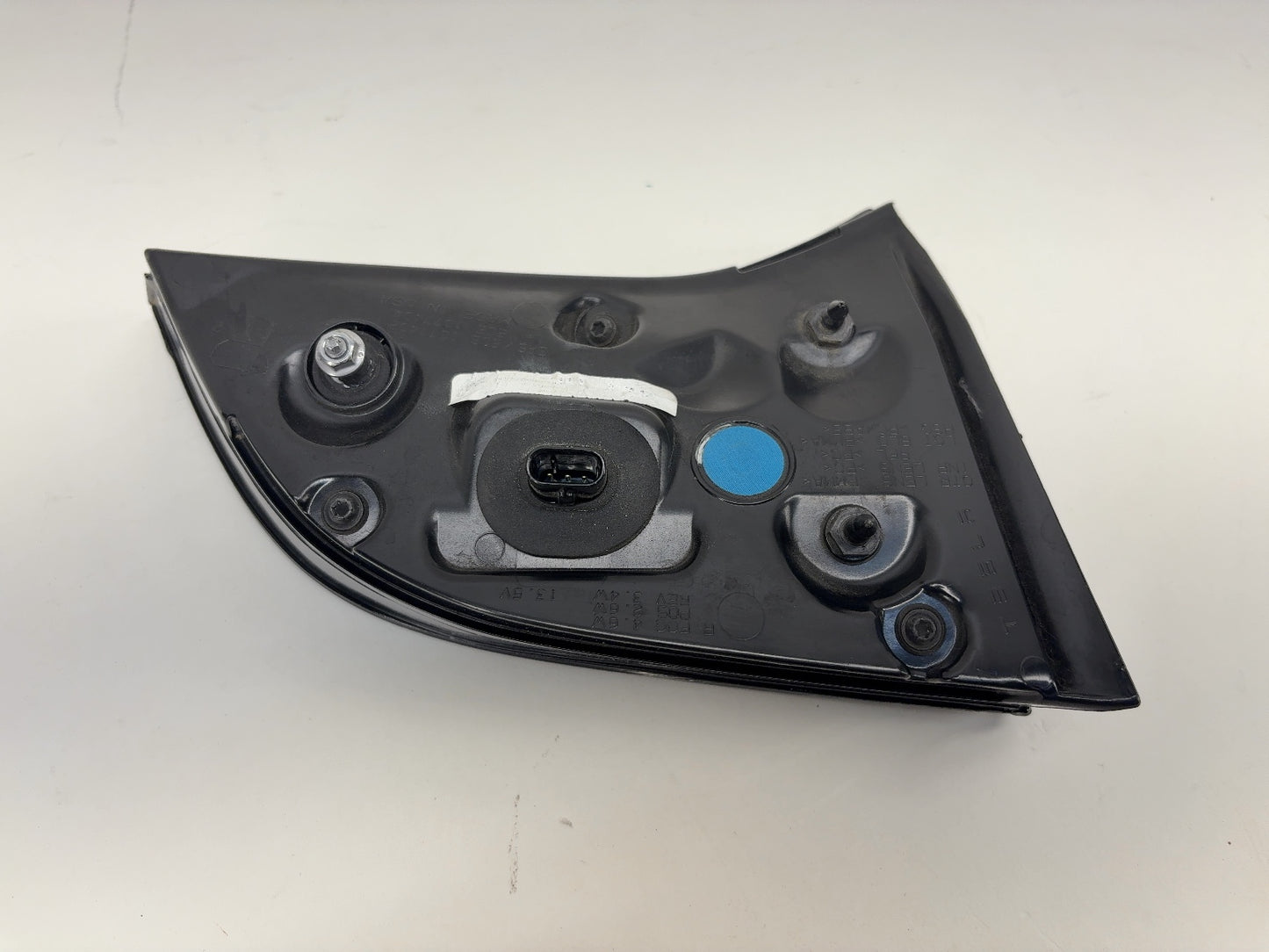 2021-2022 Tesla Model 3 Right Tail Lamp Trunk Mounted 1077402-00-G