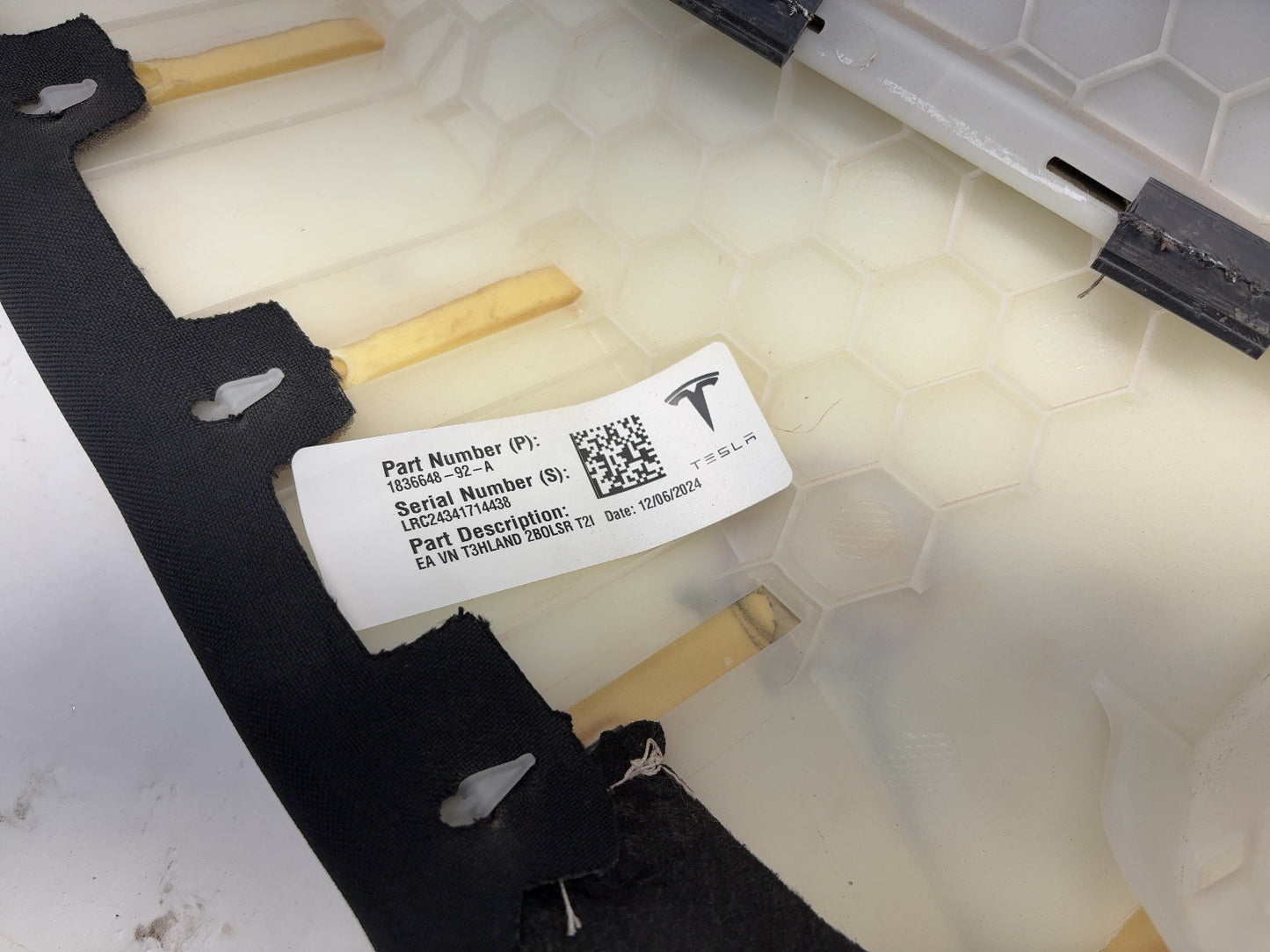 2024 Tesla Model 3 Highland Second Row Bolster Right White 1836648-92-A