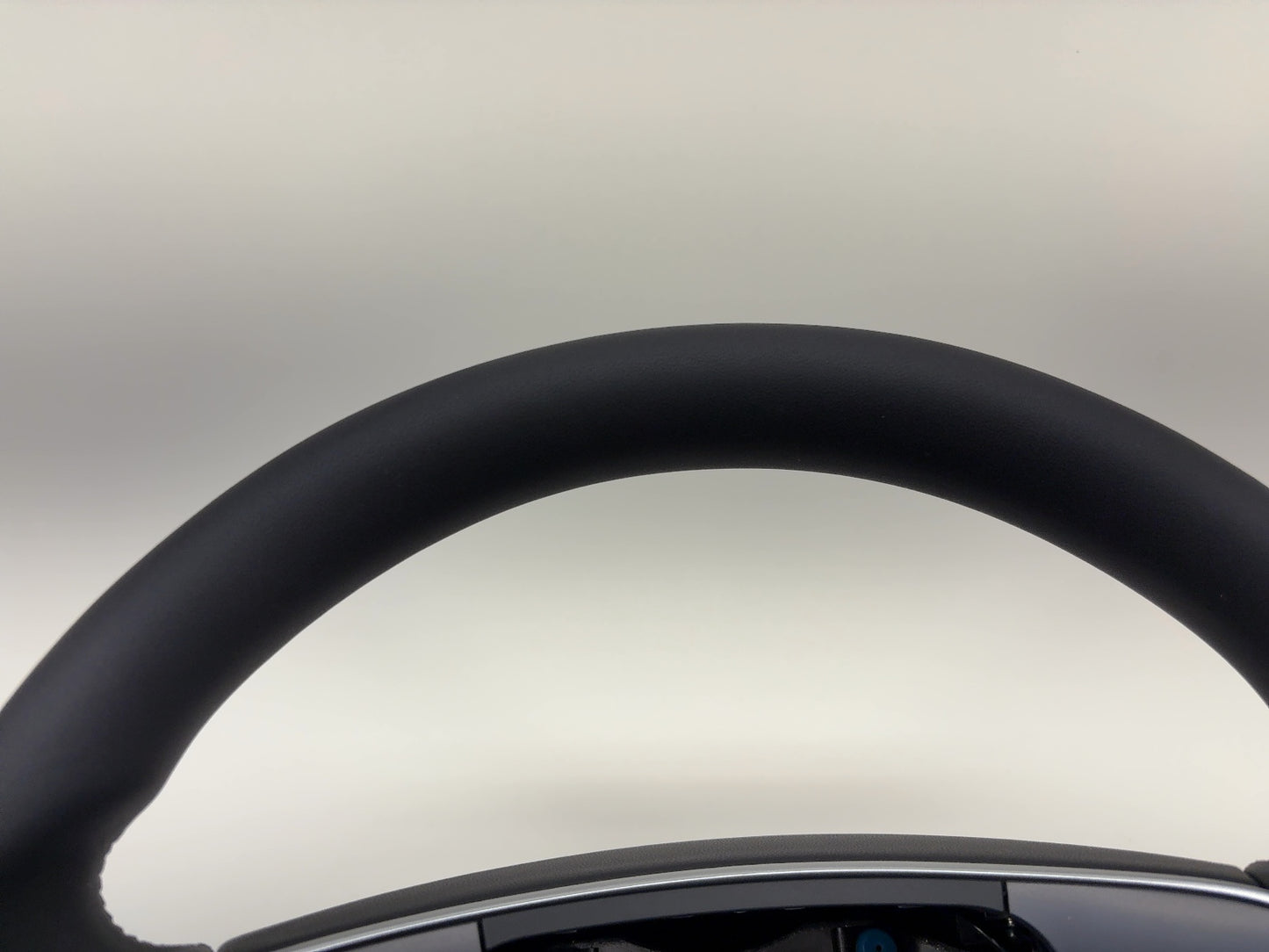 2025 Tesla Model 3 Highland Steering Wheel Pur Leather 1735339-00-G