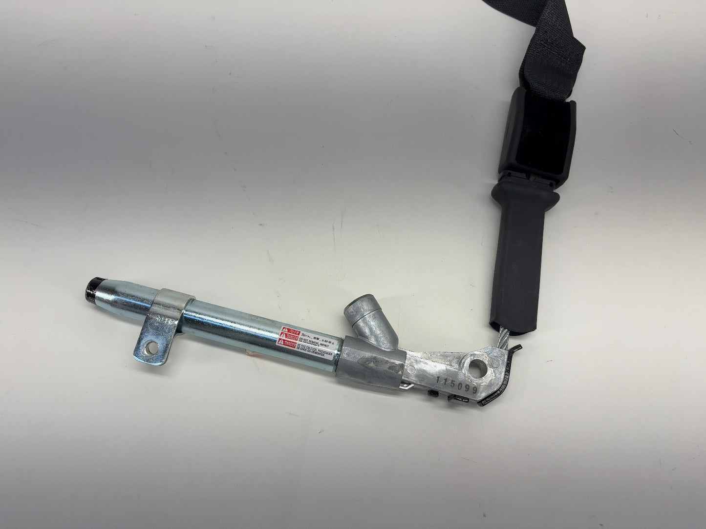 2015 Tesla Model S Front Right Seatbelt With Pretensioner 1048259-03-A
