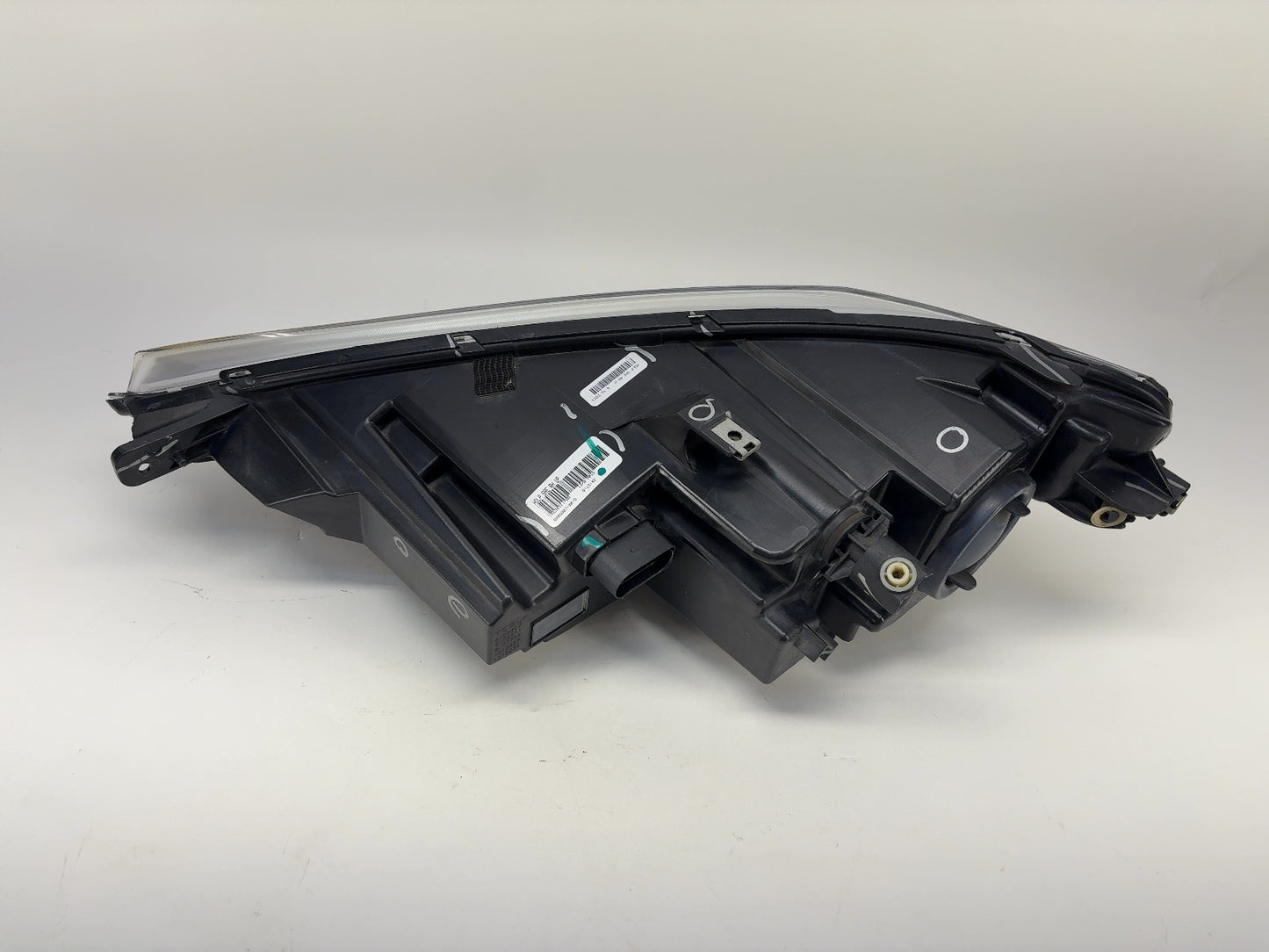 2015 Tesla Model S Right Headlamp 6005907-00-D