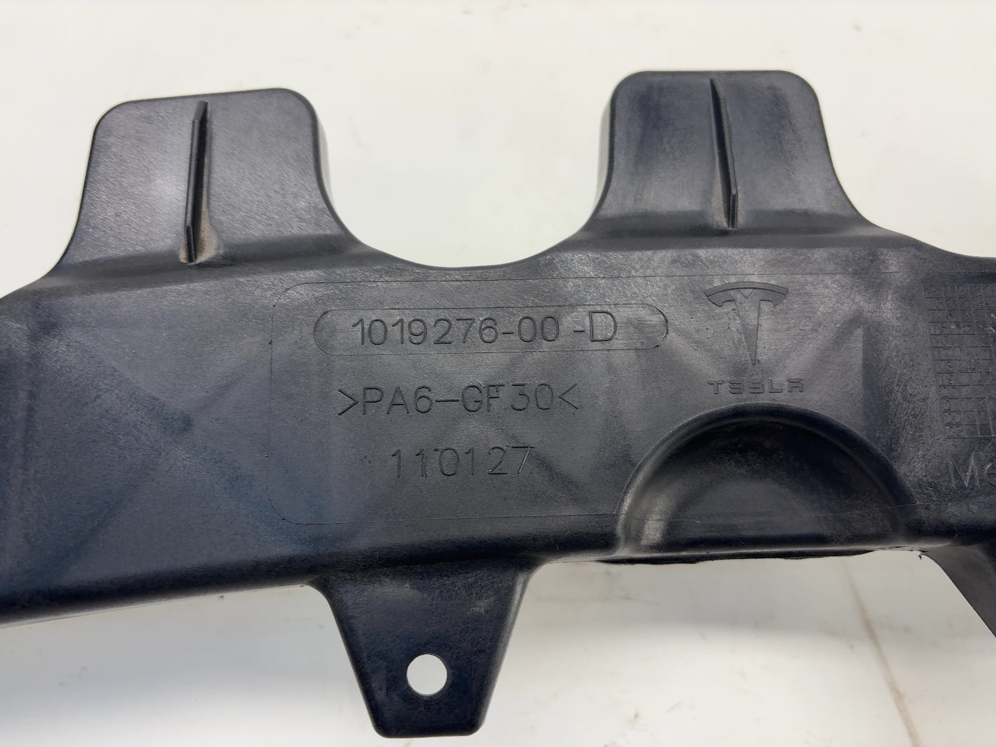 2015 Tesla Model S Front Ankle Catcher Plastic 1019276-00-D