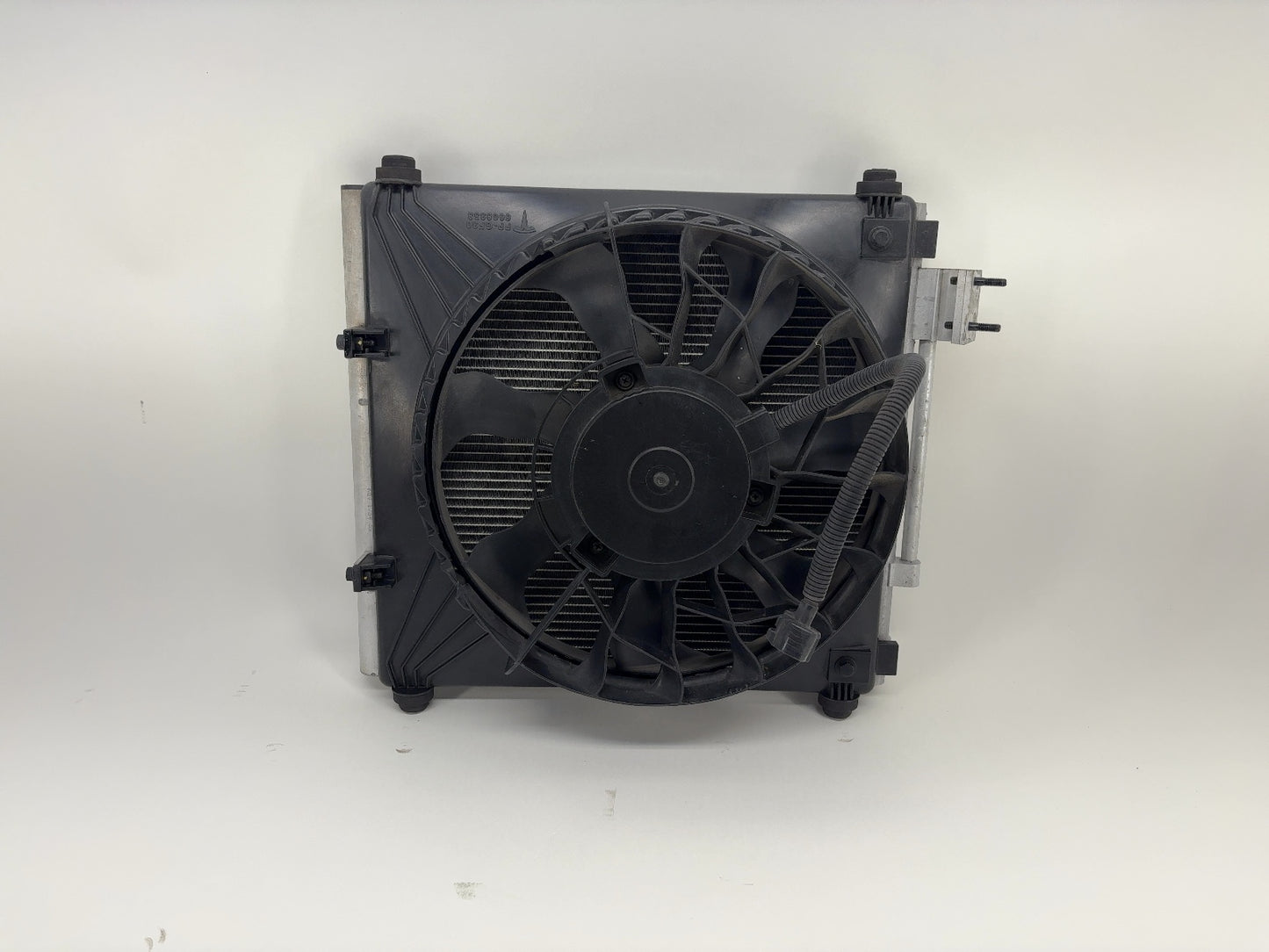 2015 Tesla Model S Right Condenser Fan Module 6008357-00-E