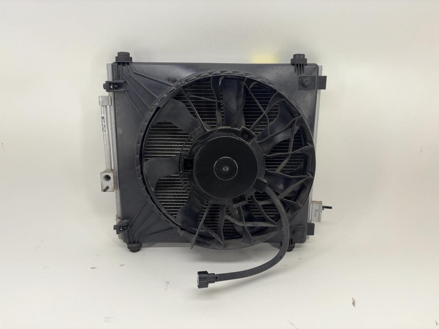 2015 Tesla Model S Left Condenser Fan Module 6007352-00-E