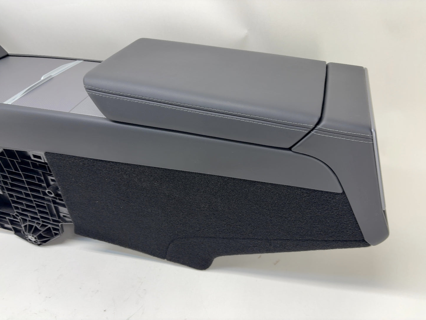 2026 Tesla Model Y Juniper Center Console 1938401-52-G