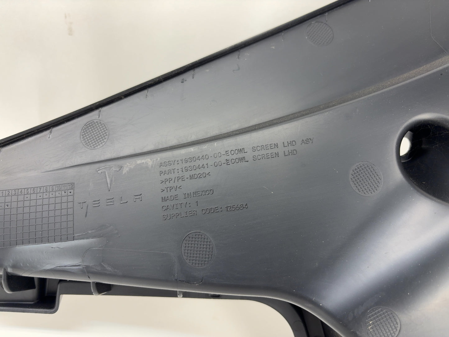2026 Tesla Model Y Juniper Cowl Screen 1930440-00-E
