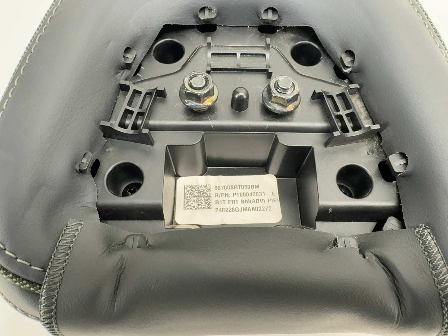 2024 Rivian R1T Headrest Black PT00042031-E