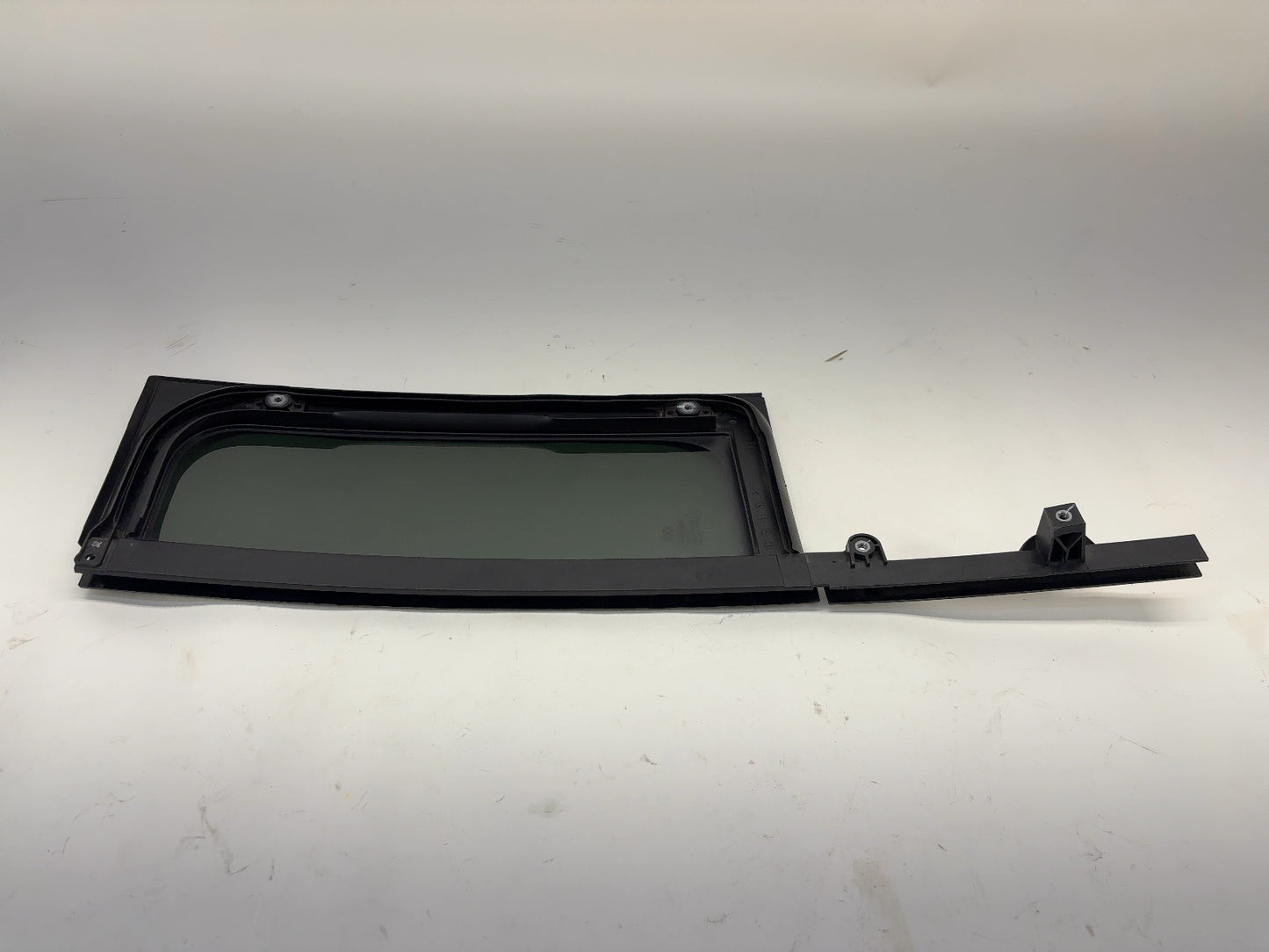 2023 Rivian R1S Rear Right Door Corner Glass PT00013705-H
