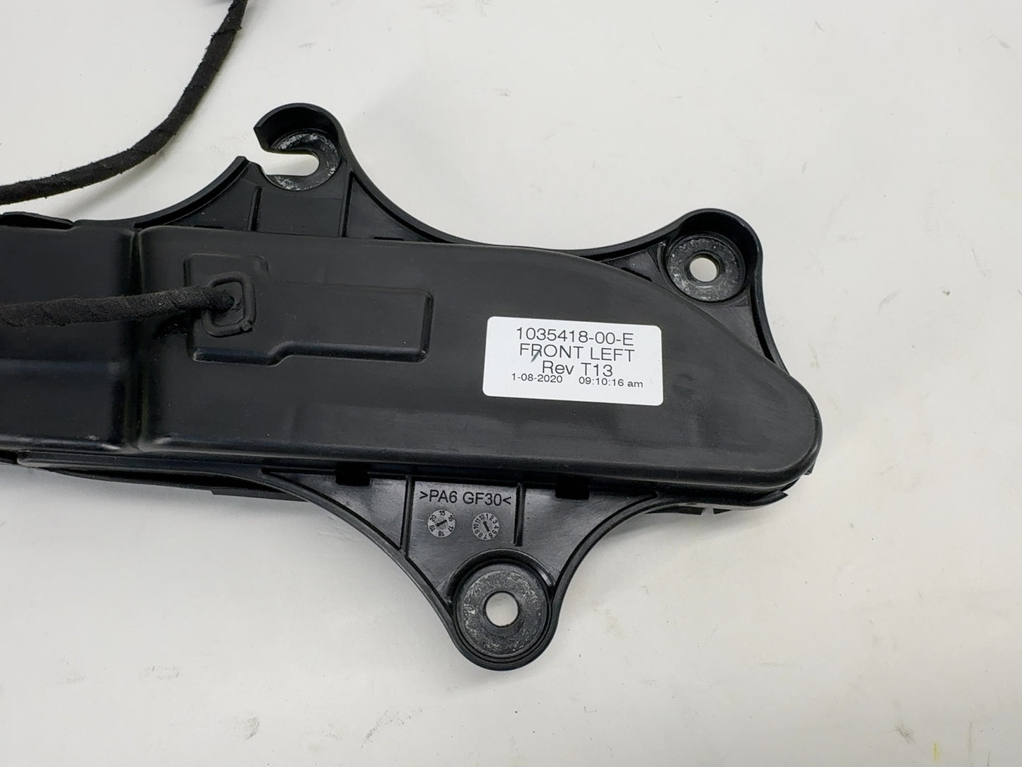 2018-2020 Tesla Model X Front Left Door Handle 1035418-00-E