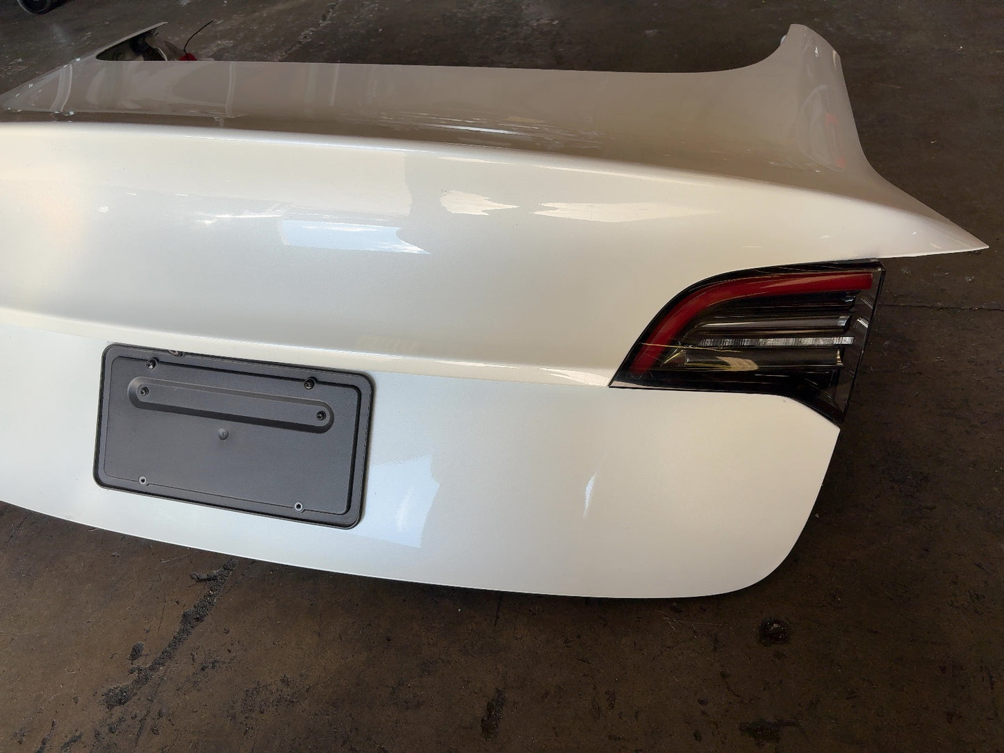 2021-2023 Tesla Model 3 Trunk Lid Assembly 1601460-E0-A
