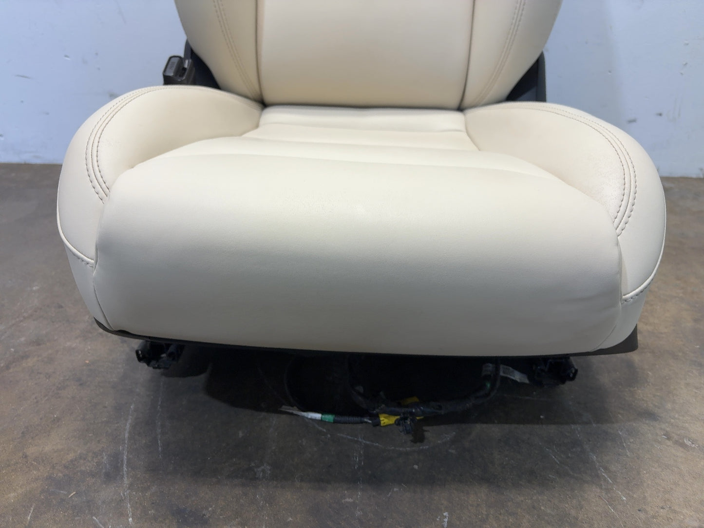 2019 Tesla Model S Front Left Seat Assembly Cream 1454066-00-A