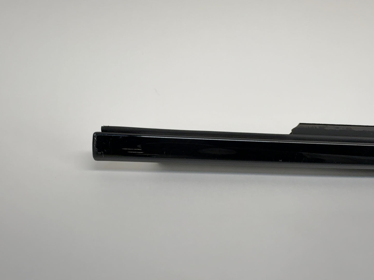2023 Rivian R1S R1T Front Right Door Belt Molding U PT00041977-G