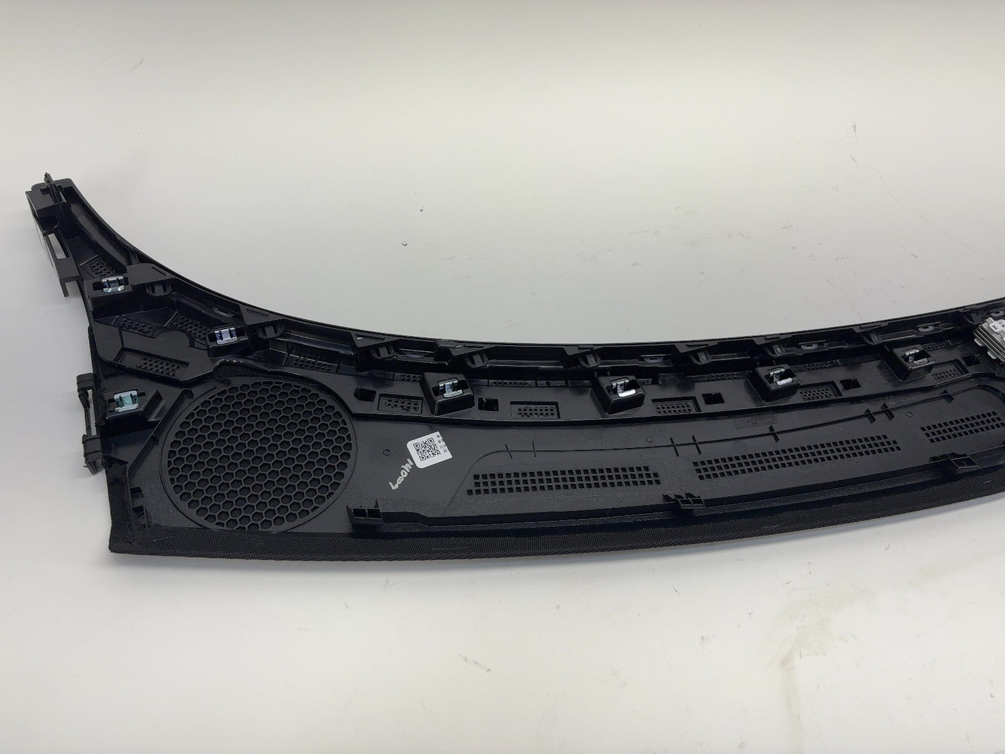 2026 Tesla Model Y Juniper Instrument Panel Wrap Around 1935944-59-E