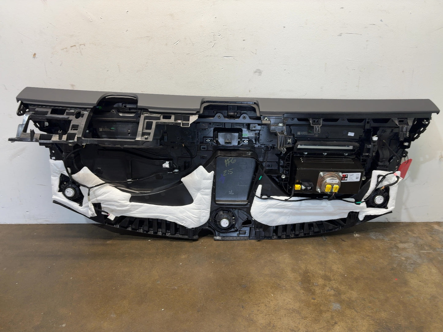 2026 Tesla Model Y Juniper Dash Panel With Airbag 1936000-70-G