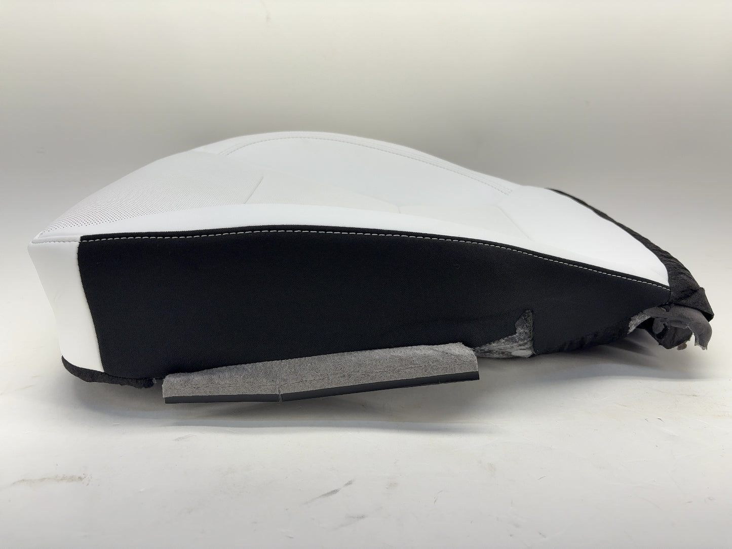 2026 Tesla Model Y Juniper Front Right Lower Cushion White 2048709-02-C
