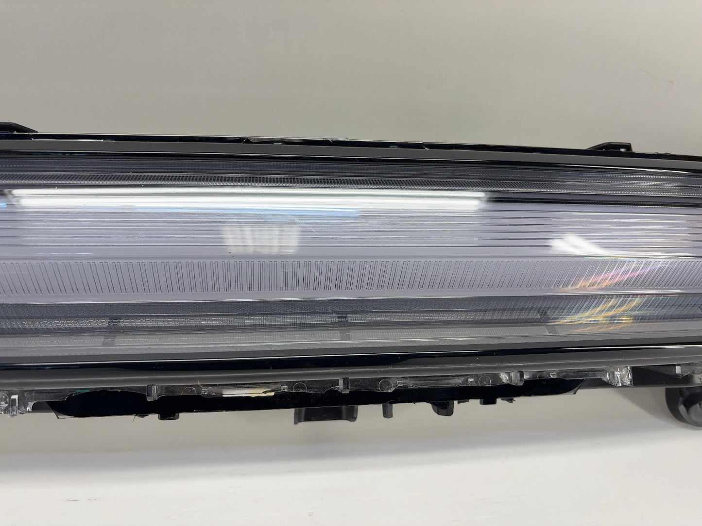 2025 Rivian R1S R1T Center Headlamp PT00252562-D