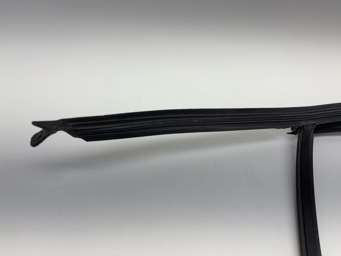 2023 Rivian R1S R1T Front Left Door Rubber Seal PT00002209-A